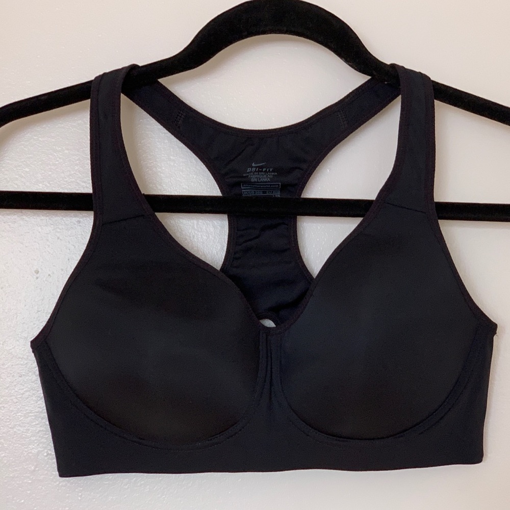 NEW: Nike sports bra with underwire, black - 36B